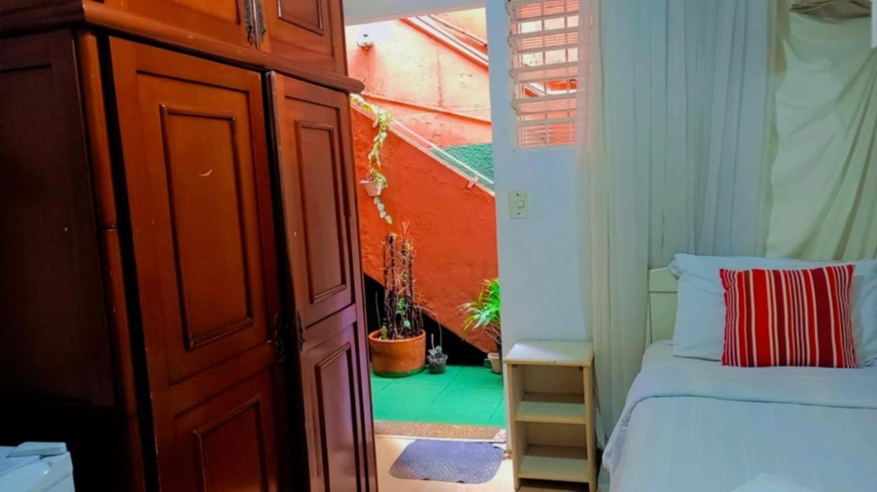 Pousada E Hostel Sao Paulo Economica - Bairro Pinheiros, Proximo Hospital Das Clinicas E Incor, Oscar Freire, Av Paulista, Allianz, Vila Madalena E Facil Acesso Ao Ibirapuera E Morumbi — Photos 1